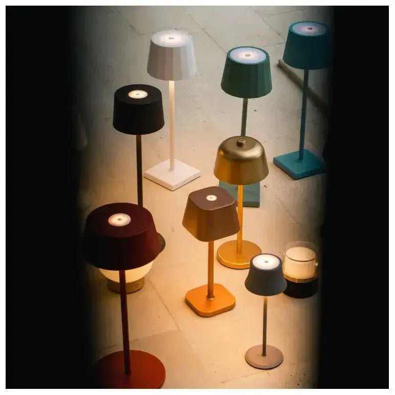 Ava Berry Red oplaadbare tafellamp | Stijlvol, draadloos lamp en dimbaar