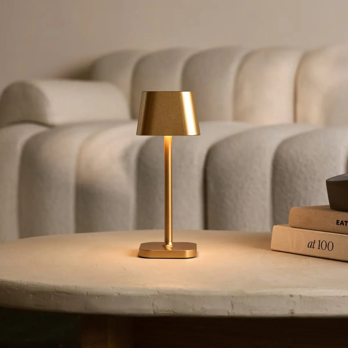 Ava Goud Oplaadbare Tafellamp | Draadloos, dimbaar en stijlvol