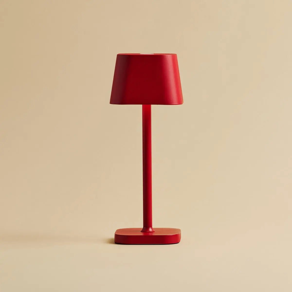 Ava Berry Red oplaadbare tafellamp | Stijlvol, draadloos lamp en dimbaar