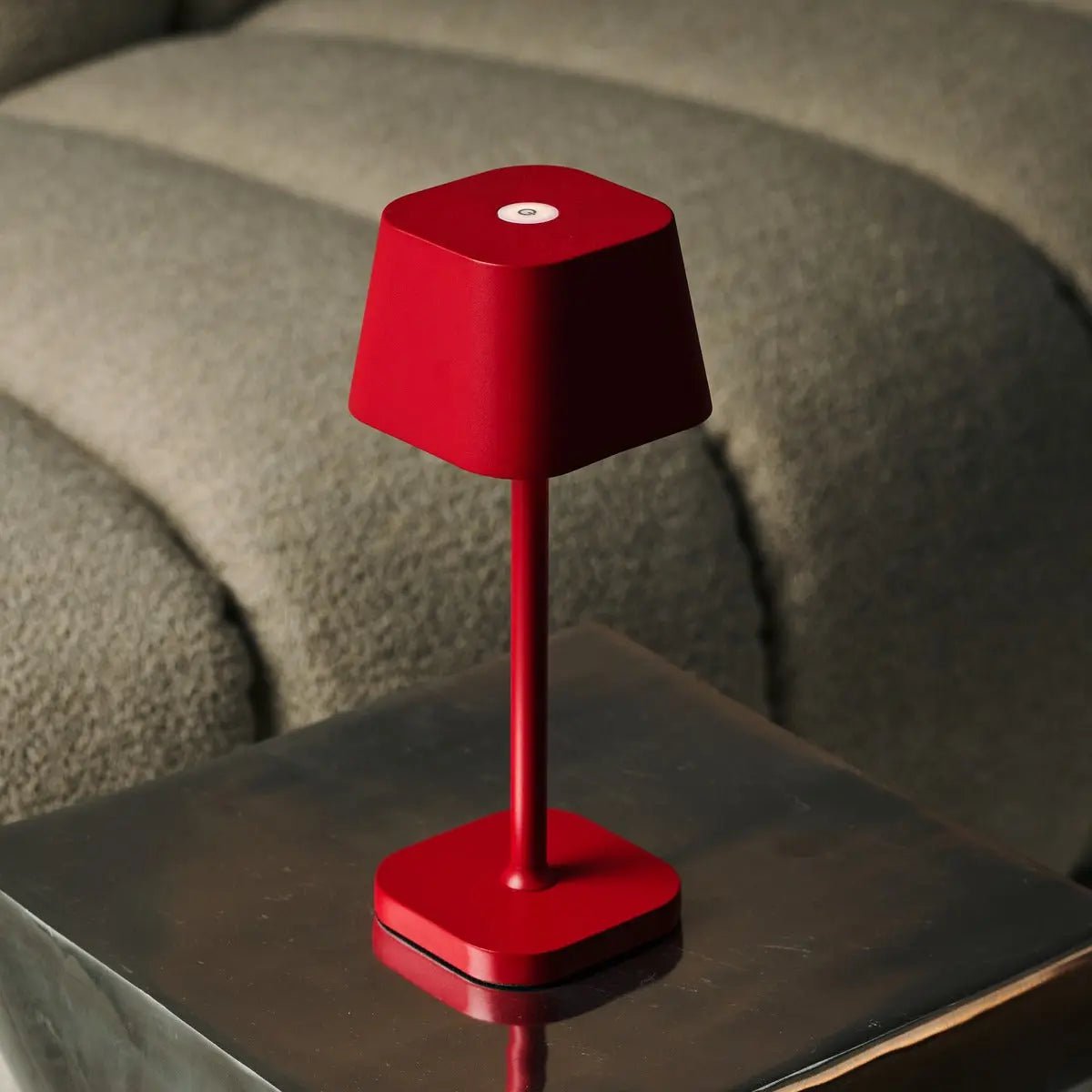 Ava Berry Red oplaadbare tafellamp | Stijlvol, draadloos lamp en dimbaar