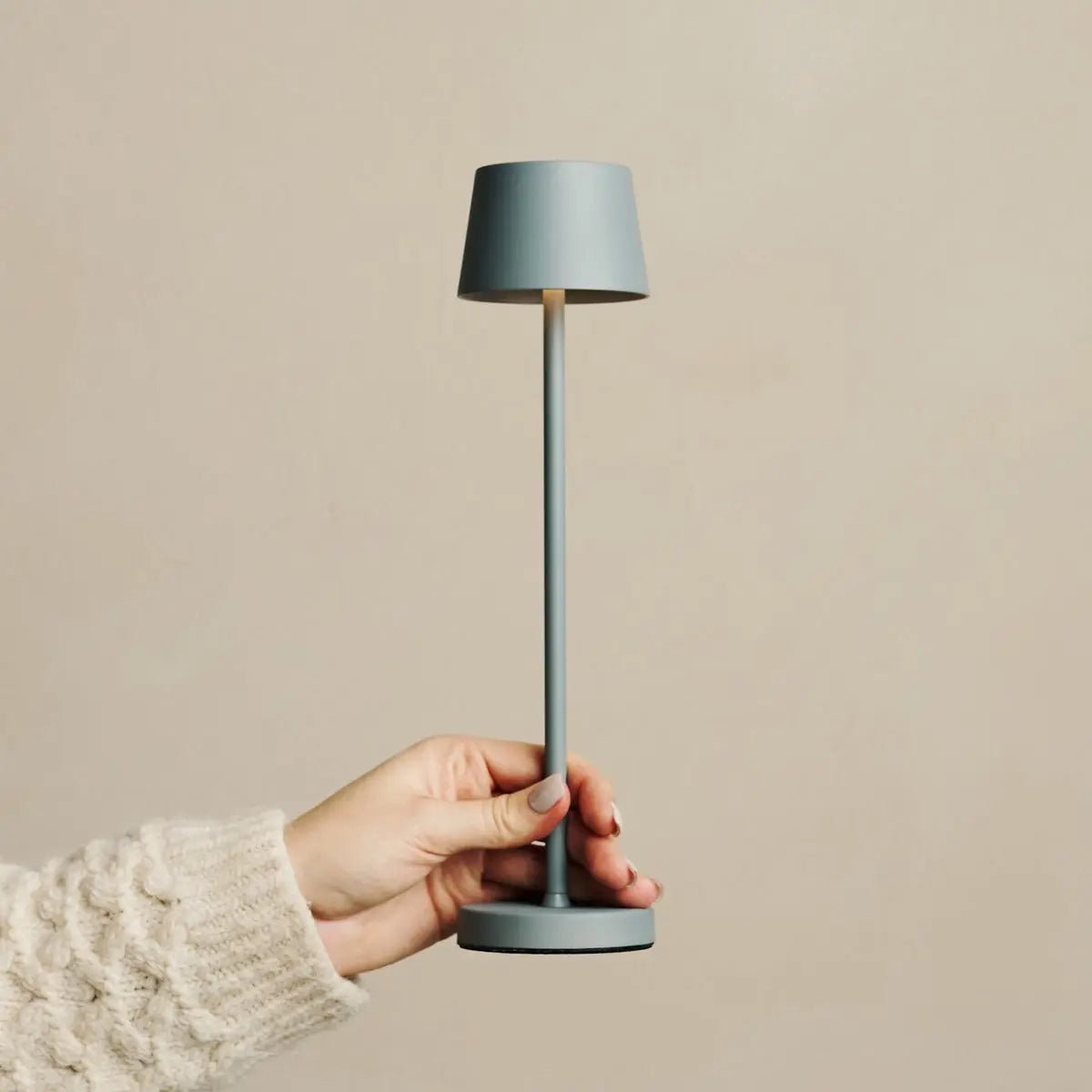 Vondel Mini Mouse Grijs Oplaadbare en draadloze lamp Perfect voor de horeca -industrie - draadloos oplaadbaar via laadstation