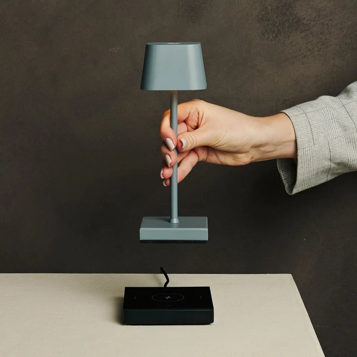 Sarphati Mini Mouse Gray Draadloze tafellamp - draadloos oplaadbaar via laadstation, dimbare lamp en 3 lichtmodi