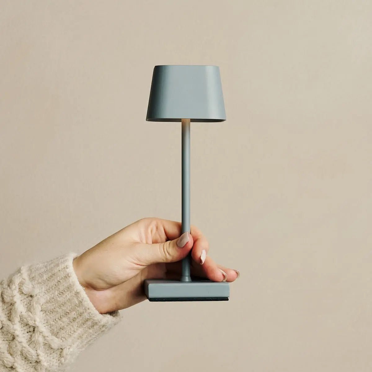 Sarphati Mini Mouse Gray Draadloze tafellamp - draadloos oplaadbaar via laadstation, dimbare lamp en 3 lichtmodi