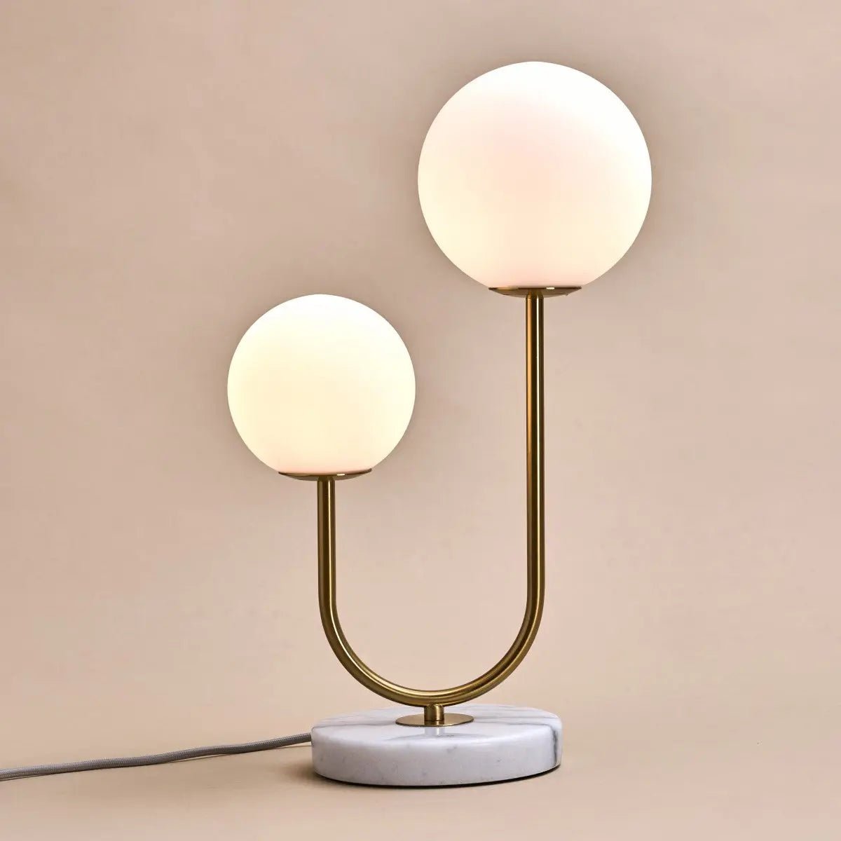 Giorgia Elegant Marble Lamp - Elegante tafellamp met matglazen lampen