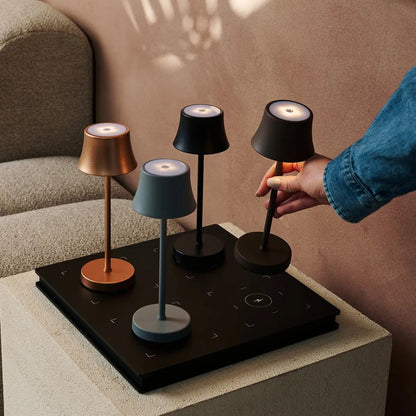 De pijp mini middernacht zwart oplaadbare tafellamp - draadloos opladen, dimbable lamp en 3 lichte kleuren
