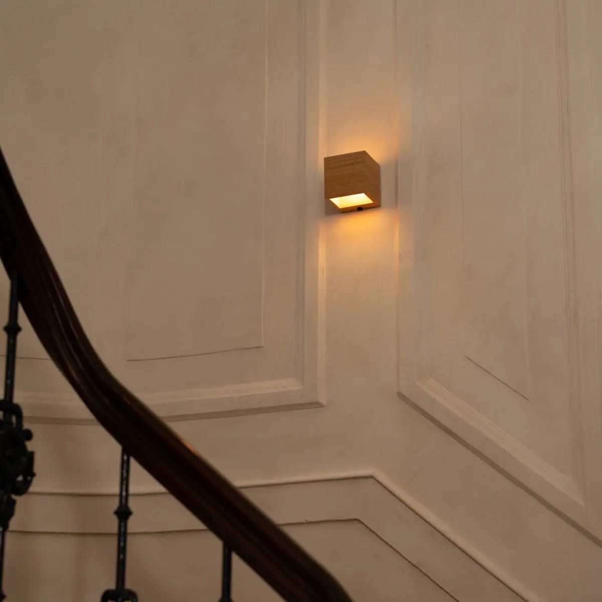 Zand Lichtbruine Vierkante Wandlamp | Oplaadbaar, dimbaar en draadloos