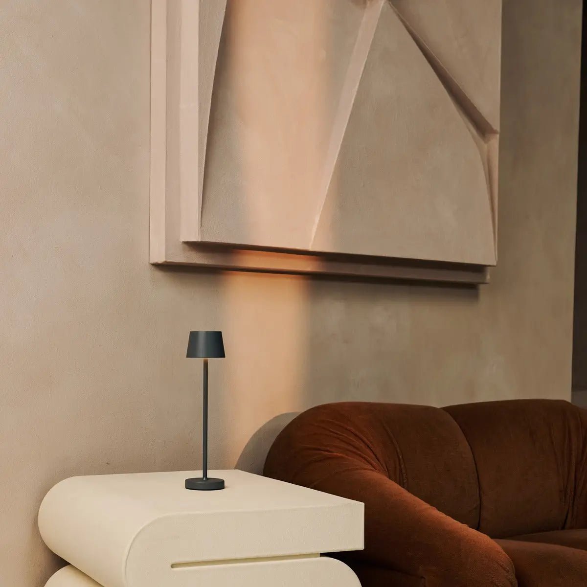Vondel Mini Stone Gray Oplaadbare en draadloze lamp - draadloos oplaadbaar via laadstation