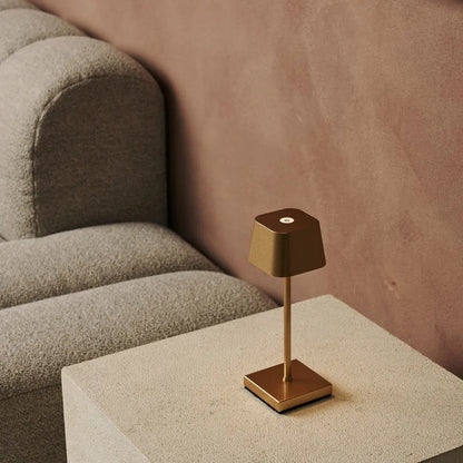 Sarphati Mini Gold draadloze tafellamp - draadloos oplaadbaar via laadstation, dimbare lamp en 3 lichtmodi