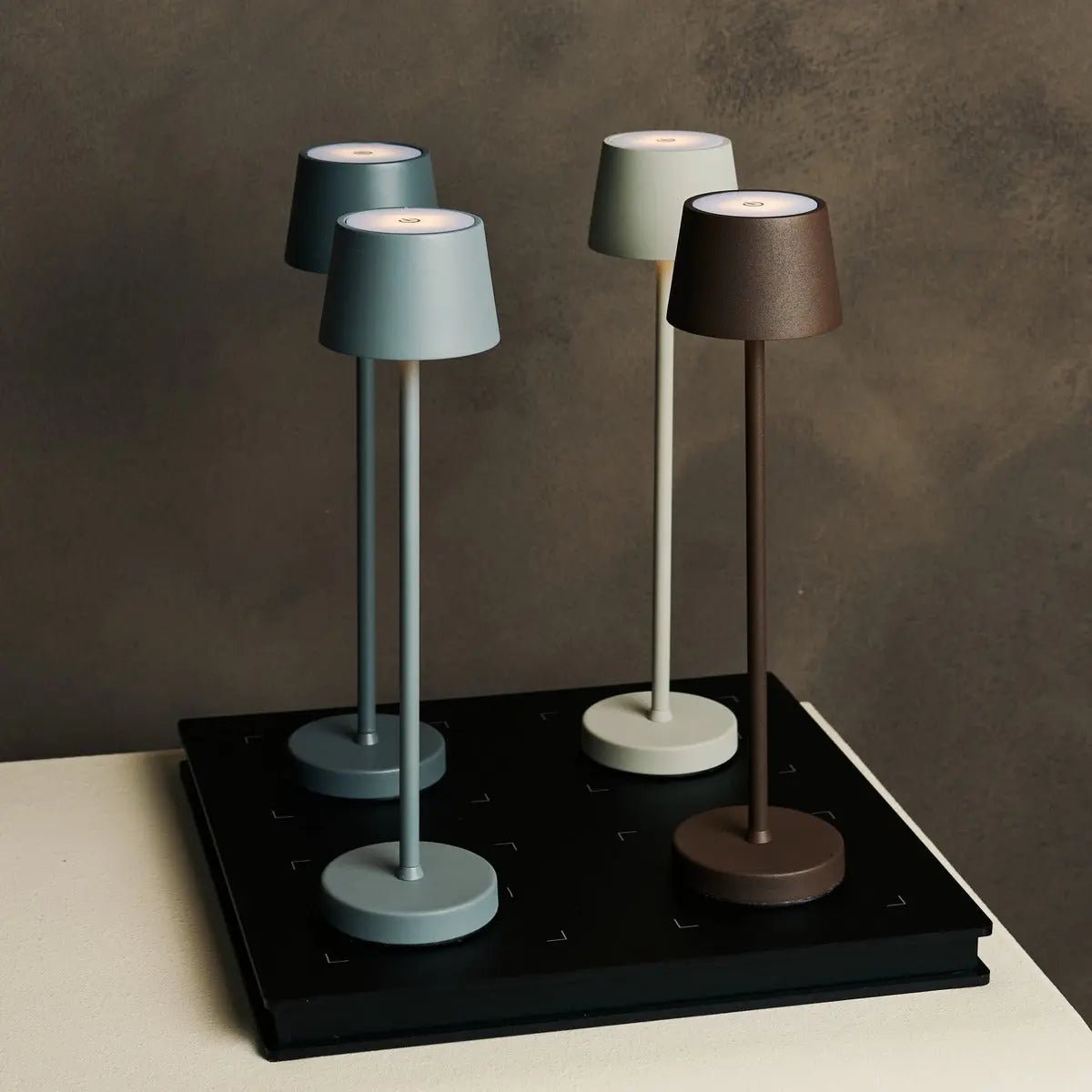 Vondel Mini Shadow Gray Oplaadbare en draadloze lamp - draadloos oplaadbaar via laadstation