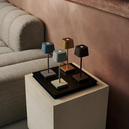 Sarphati Mini Gold draadloze tafellamp - draadloos oplaadbaar via laadstation, dimbare lamp en 3 lichtmodi