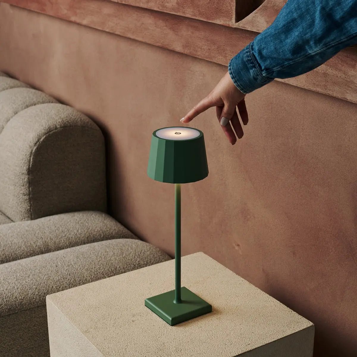 Wouter salie groen oplaadbare tafellamp-draadloos opladen, dimable, 120 uur batterijduur