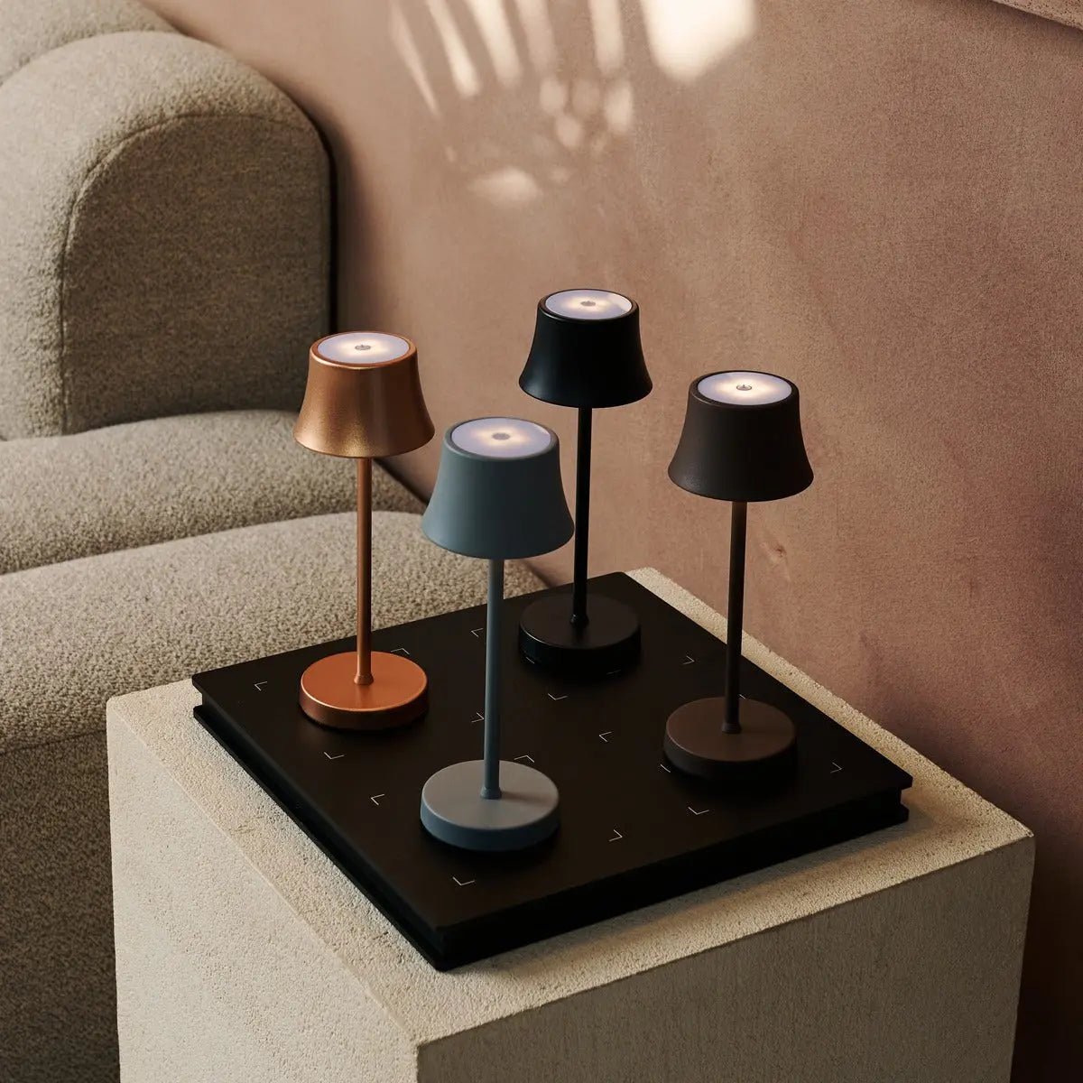 De pijp mini middernacht zwart oplaadbare tafellamp - draadloos opladen, dimbable lamp en 3 lichte kleuren