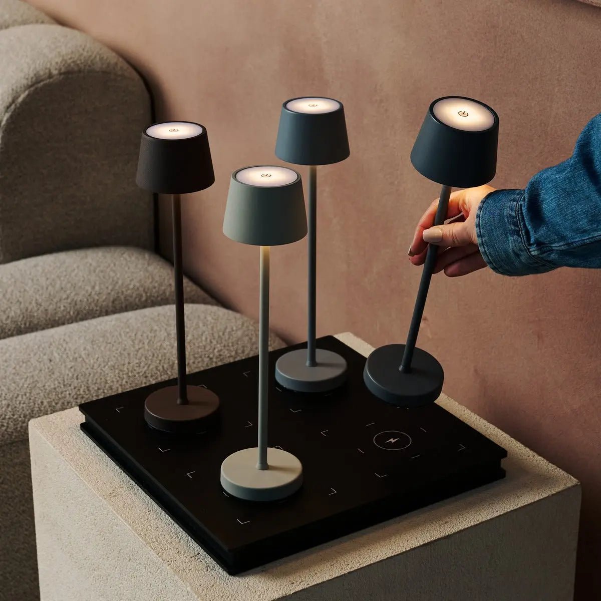 Vondel Mini Shadow Gray Oplaadbare en draadloze lamp - draadloos oplaadbaar via laadstation
