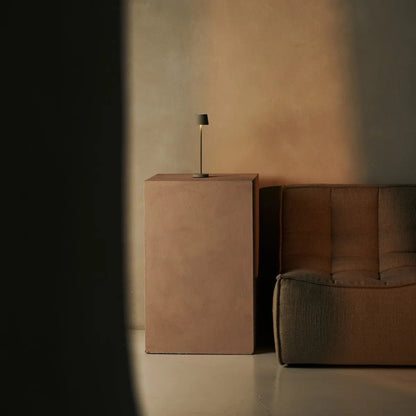 Vondel Mini Shadow Gray Oplaadbare en draadloze lamp - draadloos oplaadbaar via laadstation