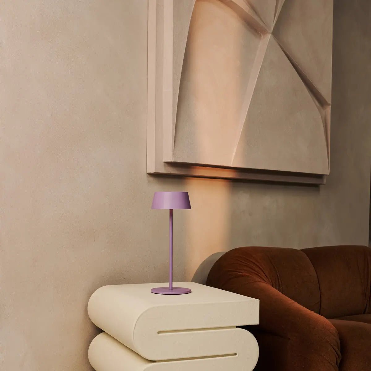 Hugo Violet Lila Oplaadbare tafellamp - Stijlvol, dimbare lamp & draadloos