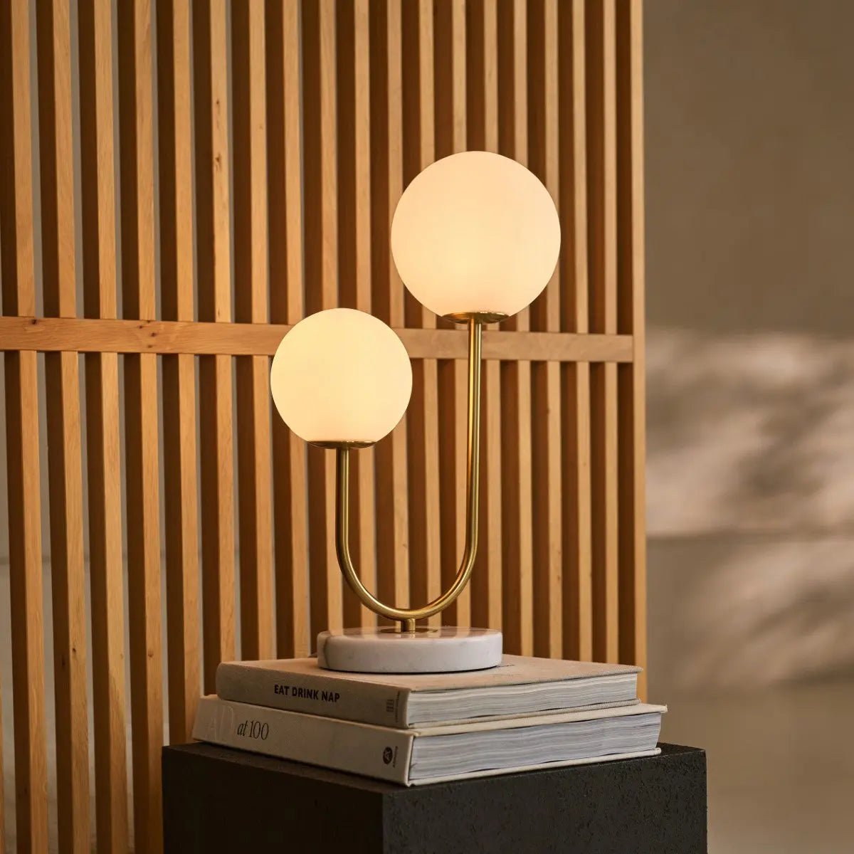 Giorgia Elegant Marble Lamp - Elegante tafellamp met matglazen lampen