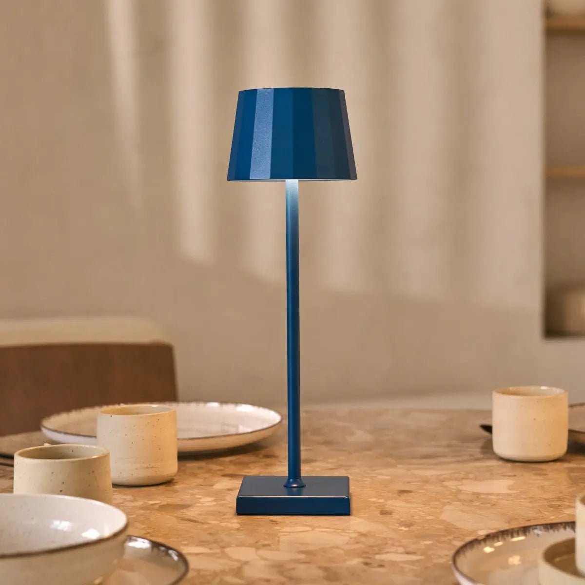 Wouter delftware blauw oplaadbare tafellamp-draadloos opladen, dimable, 120 uur batterijduur