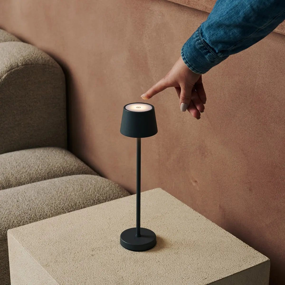 Vondel Mini Stone Gray Oplaadbare en draadloze lamp - draadloos oplaadbaar via laadstation
