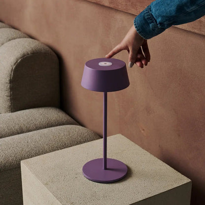 Hugo Violet Lila Oplaadbare tafellamp - Stijlvol, dimbare lamp & draadloos
