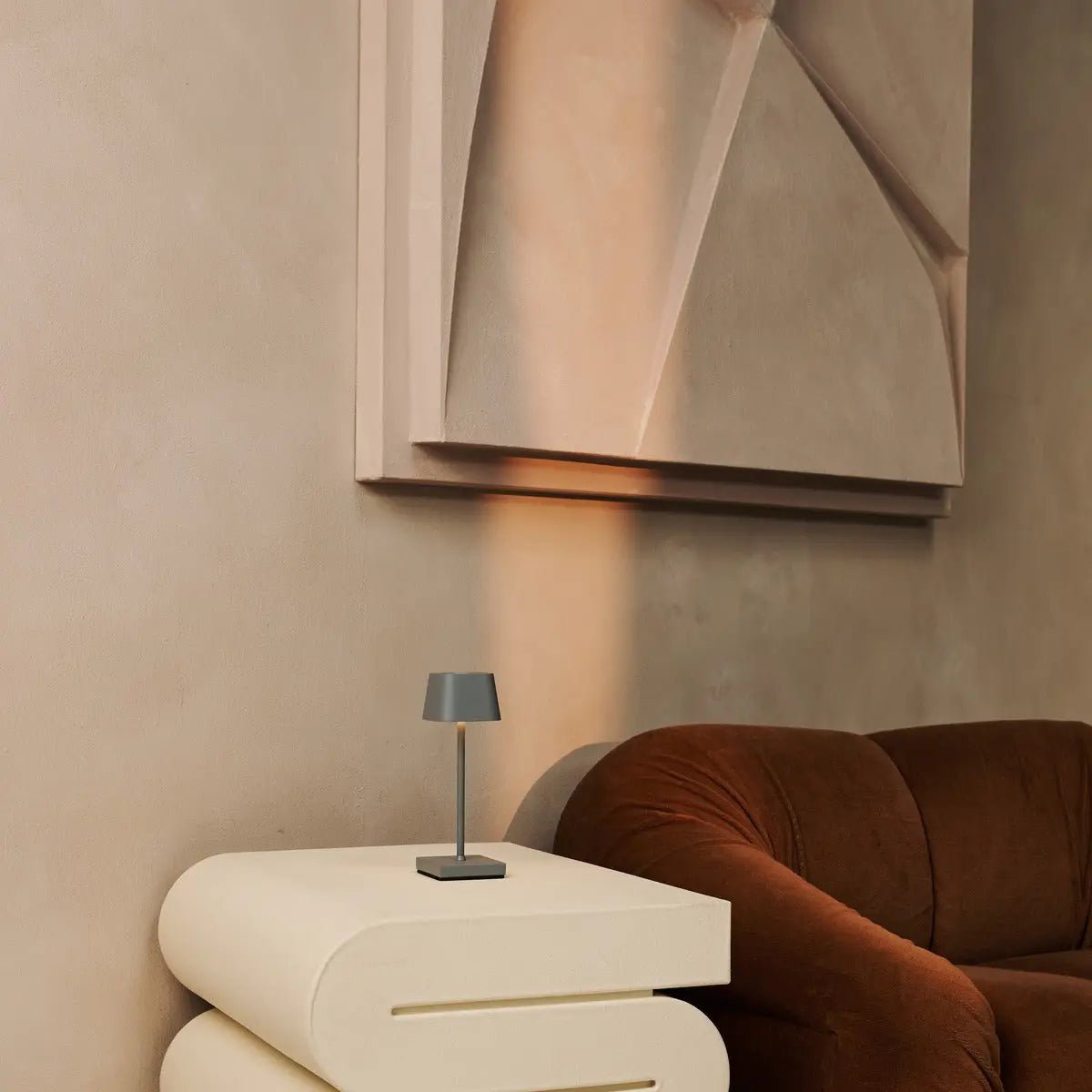 Sarphati Mini Mouse Gray Draadloze tafellamp - draadloos oplaadbaar via laadstation, dimbare lamp en 3 lichtmodi