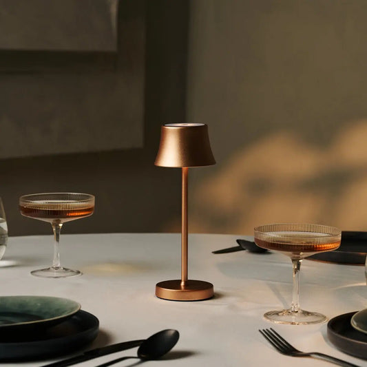 De Pijp Mini koper oplaadbare tafellamp - Draadloos opladen, dimbare lamp en 3 lichte kleuren